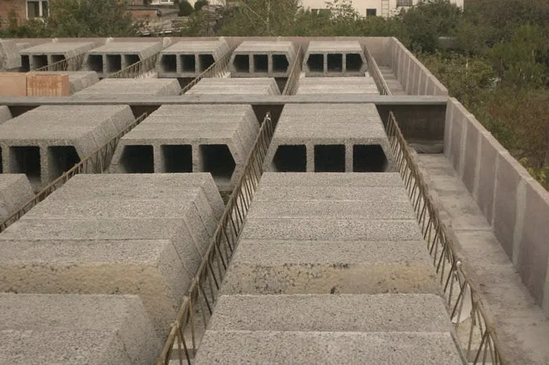 Ile zapłacisz za m2 stropu teriva? Przewodnik po kosztach i opcjach