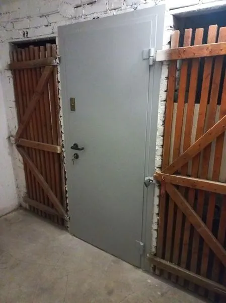 Bezpieczeństwo drzwi w bloku