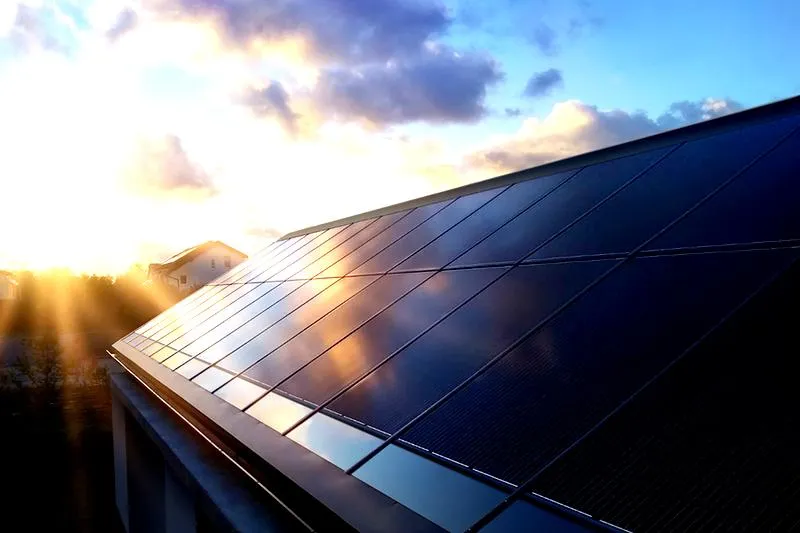 Dach solarny