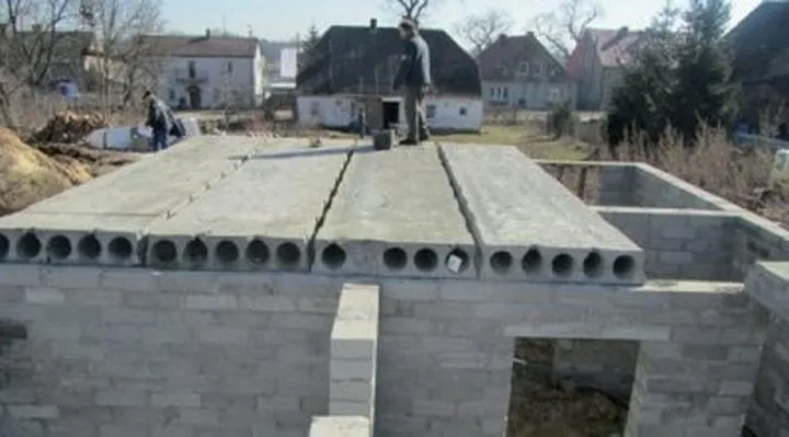 Grubość stropu w bloku