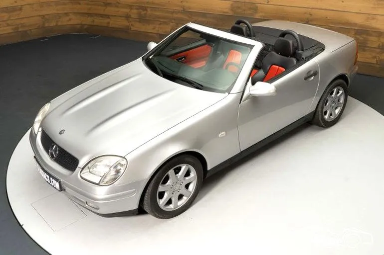 Kabriolet z twardym dachem