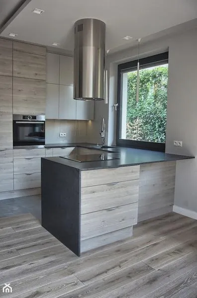 Maskowanie rury od okapu