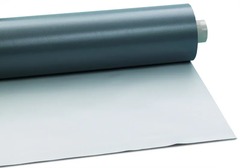 Montaż folii dachowych