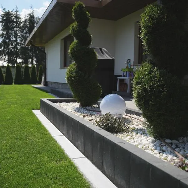 Montaż obrzeży ogrodowych