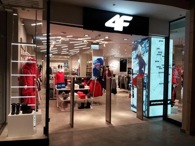 Sklep 4F w Złotych Tarasach
