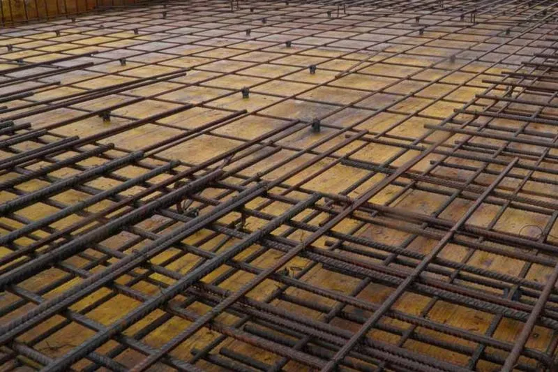 Stal na m² stropu
